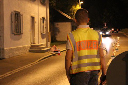 Der Fluchtlenker missachtete die Anhaltung der Polizei in Bayern.  Symbol VN/Rauch