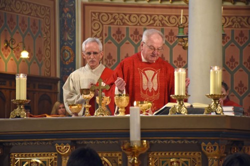 Mit einem feierlichen Gottesdienst nahm Pfarrer Herbert Böhler Abschied aus Schruns.