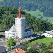 Neuer Anstrich für die Pfarrkirche Übersaxen