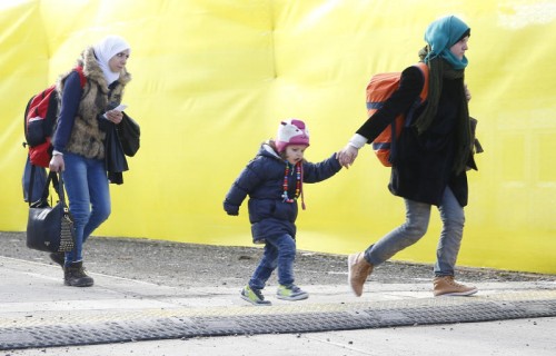 Nach einer langen Flucht und langer Wartezeit im Asylverfahren verlieren manche Flüchtlinge die Hoffnung und kehren zurück.