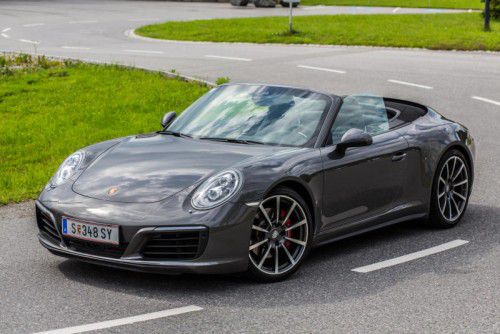 Offener Sportwagen mit neuem Turbomotor im Heck: Mehr Leistung bei geringerem Verbrauch.