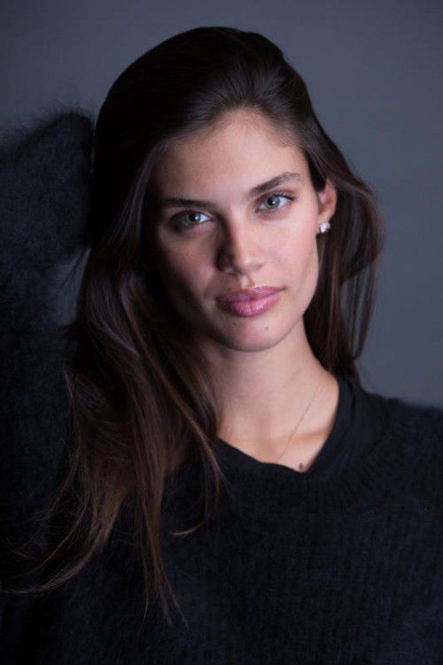 Sara Sampaio prangert die Methoden der Paparazzi an.