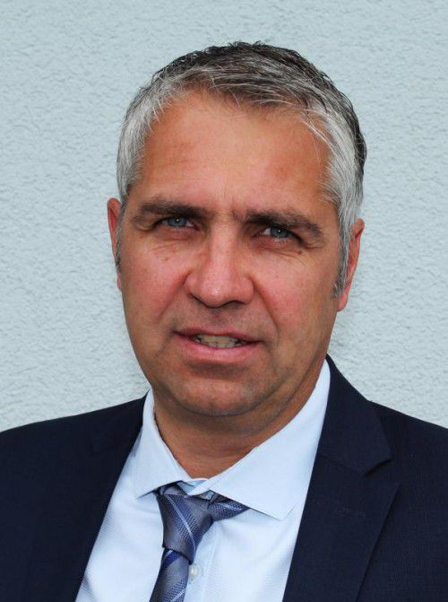 Stefan Schlosser (48).