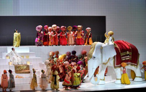 Üppiger Prunk samt Elefanten: „Die Liebe der Danae“ von Richard Strauss.