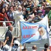 Papst spricht Mutter Teresa heilig