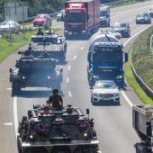 „Panzer Marsch“ auf der Rheintalautobahn
