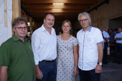 10-Jahr-Jubiläum und Eröffnungsfeier für Firmenneubau: (v. l.) Pfarrer Friedl Kaufmann, Firmenchef Paul Rauch mit Sonja, Bgm. Paul Sutterlüty.