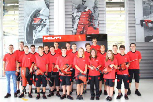 18 Lehrlinge, davon drei Mädchen, starteten am 1. September ihre Lehrausbildung bei Hilti in Thüringen. Sie werden in den Berufen Maschinenbautechnik, Elektrotechnik und Betriebslogistik ausgebildet. Insgesamt sind bei Hilti Thüringen 70 Jugendliche in Ausbildung.