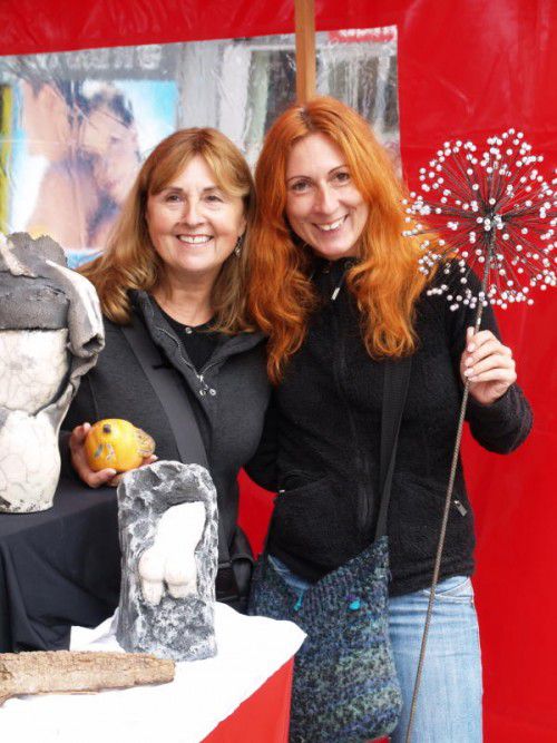 Daniela Birnbaumer und Michaela Fitz boten Deko-Objekte an.
