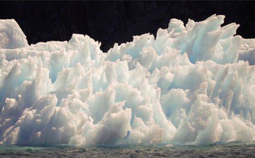 Das Gletschereis schmilzt weiter. Die Durchschnittstemperatur lag in diesem Sommer 2,3 Grad über dem mittleren Wert.  Foto: Reuters