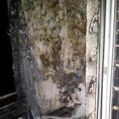Brennende Matratze bringt auf Balkon Gasflasche zur Detonation