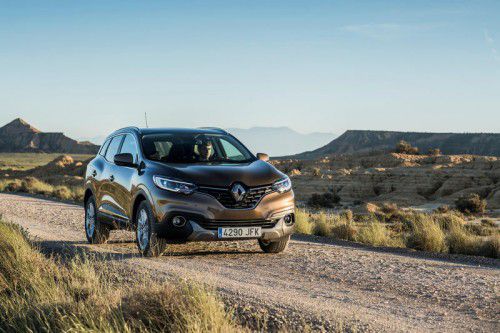 Der Kadjar besetzt in Renaults SUV-Baureihen die Mittelklasse-Position. Der größere Bruder des Captur ist ein Cousin des Nissan Qashqai.