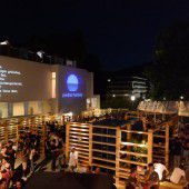 Poolbar-Flair beim Urbikuss-Fest