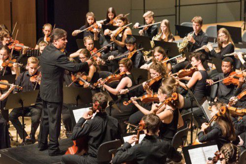 Die QUARTA 4 Länder Jugendphilharmonie unter Christoph Eberle gab das erste Konzert im Feldkircher Montforthaus. Foto: Stiplovsek