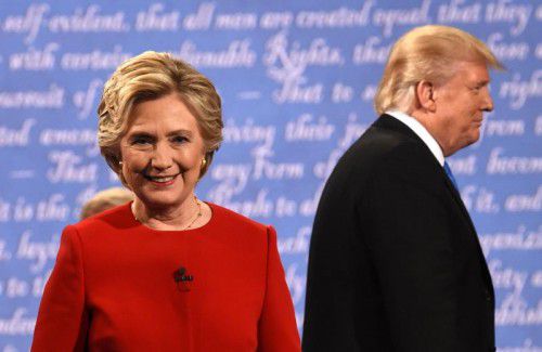 Heißt der nächste US-Präsident Donald Trump, oder wird Hillary Clinton die erste weibliche Staatschefin? Das entscheidet sich in Kürze.  Foto: AFP