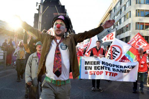 Gegen die umstrittenen Abkommen Ceta und TTIP kommt es immer wieder zu Demonstrationen, wie etwa Mitte September in Brüssel.  Foto: Reuters