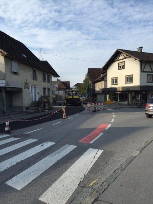 Gestern wurde die Asphaltierung abgeschlossen. Foto: doh