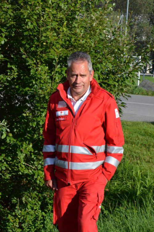 Hubert Wiltschi kam vor 40 Jahren zum Roten Kreuz und ist geblieben: „Ein Erste-Hilfe-Kurs hat mein Interesse geweckt.“ Foto: VN/Heel