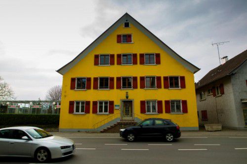 Im Lauteracher „Haus Jonas“ kam es Montagabend zur einer Auseinandersetzung mit vier Verletzten. Foto: VN/Paulitsch