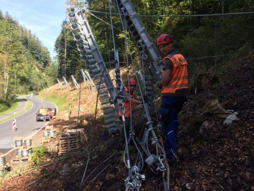 In drei Wochen werden die Arbeiten abgeschlossen, der Verkehr wird bis dahin durch eine Ampel geregelt.  Foto: doh