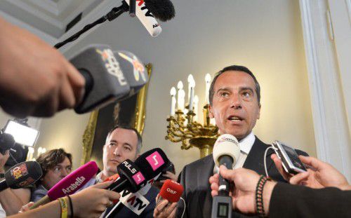 Kern kündigt an, künftig alleine vor die Presse zu treten. Die Koalition sieht der Kanzler nicht gebrochen. Es wäre ihm zufolge die beste Variante, wenn sie bis Herbst 2018 halte.  APA