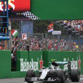 Rosberg geht auf Rang eins los