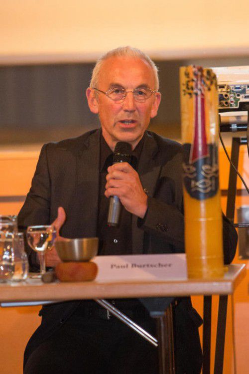 Pfarrer Burtscher wandte sich an den Heiligen Geist. Foto: Sams
