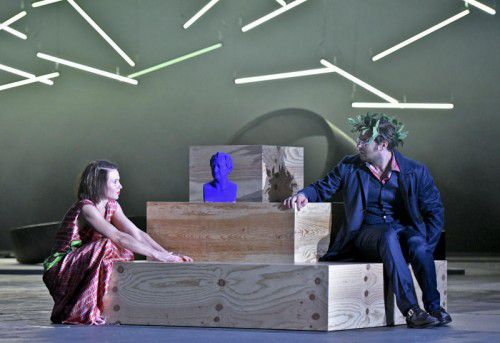 Philipp Hauß in der Titelrolle als Torquato Tasso und Andrea Wenzl als Leonore von Este am Burgtheater. Foto: APA