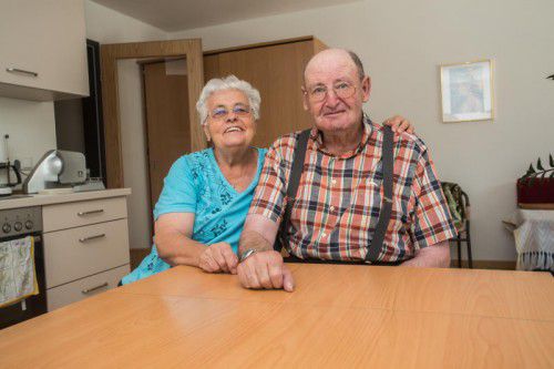 Rosina und Otmar Hager haben mit der neuen Wohnung eine riesige Freude.  Fotos: VN/Steurer