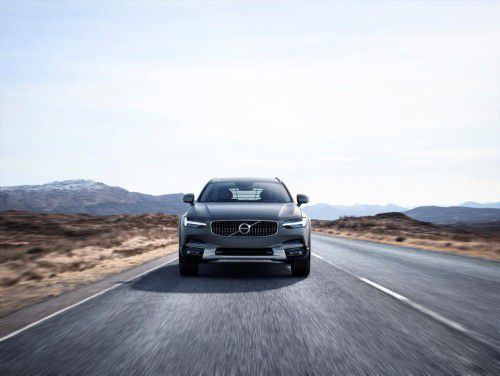 Sechs Zentimeter höher gelegt, steinschlagfest ausgerüstet: der Volvo V90 Cross Country. Fotos: werk