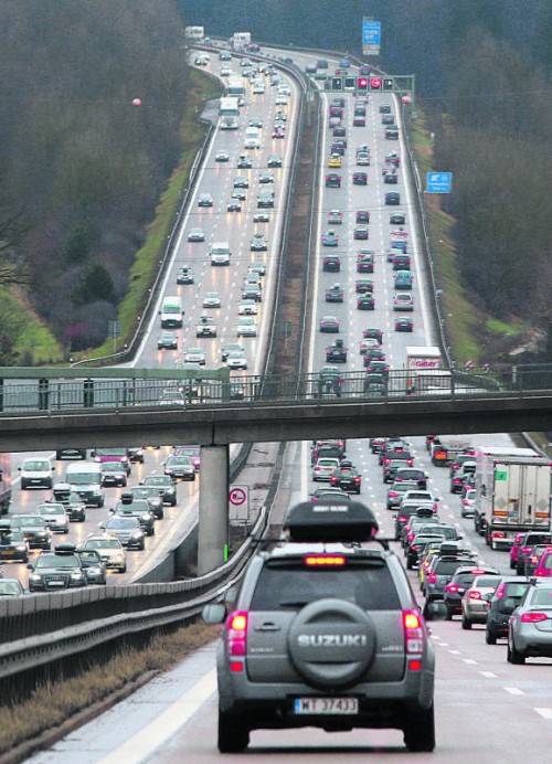 Unbestritten ist, dass der Individualverkehr zur Feinstaubbelastung beiträgt. Foto: dpa