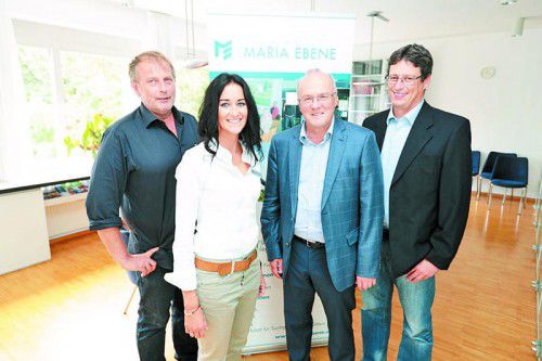 V. l: Bernd Scherzer (Pflegedienst), Nicole Längle (psychologische Abteilung), Chefarzt Reinhard Haller und Verwaltungsdirektor Günter Amann.