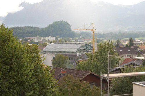 Vor rund drei Jahren wurde die Glaskuppel im Zuge der Abbrucharbeiten demontiert. Nun steht sie zum Verkauf. Foto: privat