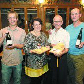 Käse und Wein sorgten für Gaumenfreuden