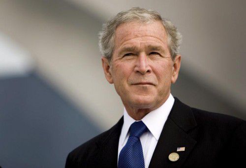Wir haben eine nationale Tragödie erlitten. Zwei Flugzeuge sind in einem offensichtlich terroristischen Anschlag in das World Trade Center gerast. Terrorismus gegen unser Land hat keine Zukunft.
              George W. Bush, US-Präsident
