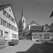 Vorarlberg einst und jetzt. Die Kellhofstraße in Wolfurt
