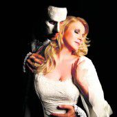 Zum Phantom der Oper