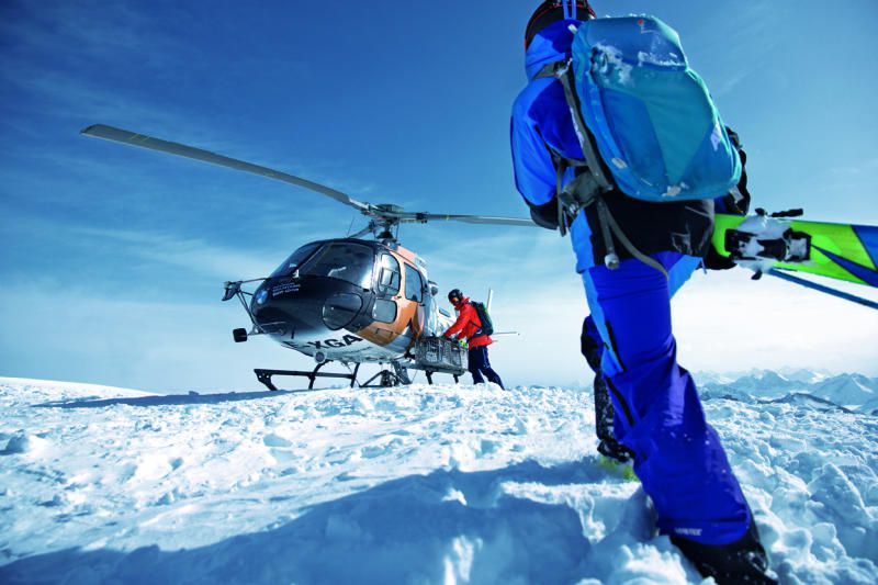 Mit dem Helikopter in unberührte Landschaften ohne Gedränge, das verspricht Heliskiing. ⇒VN