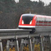 Ein Transrapid kommt unter den Hammer