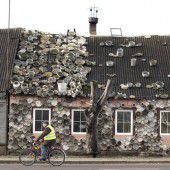 Haus mit eigenwilliger Dekoration