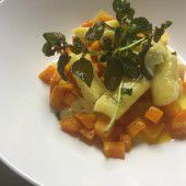 Gnocchi mit Kürbis mit Zwiebeln und Oregano