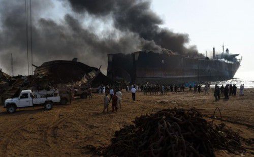 20.000 Menschen arbeiten in Karachi in der Verschrottung. AFP