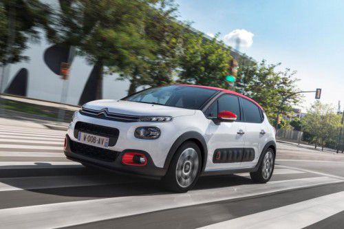 Airbump an den Seitentüren: Das Plastik schützt vor Schäden und schmückt den neuen Citroen C3. Fotos: werk