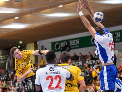 Ante Esegovic agierte im Hinspiel gegen Porto entfesselt und erzielte elf der 27 Bregenzer Tore.  Foto: GEPA