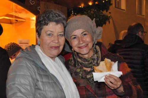 Autorin Lidwina Boso (l.) und Seelsorgerin Hildegard Burtscher.