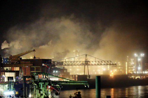 Bei dem Großbrand entstanden keine giftigen Gase. Foto: dpa