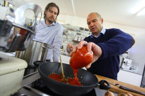 Das Nudelgericht mit der scharf-würzigen Tomatensauce hat es Marc Girardelli angetan. Foto: VN/Hofmeister