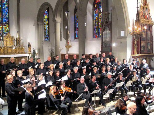 Der Domchor St. Nikolaus musiziert mit dem Domchor und Solisten beim Konzert der Dommusik am Sonntag. foto: domchor- und musik st. nikolaus