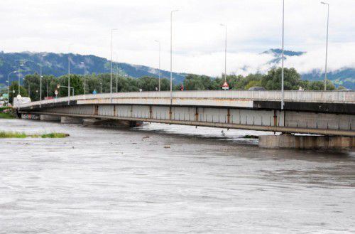 Der Rhein wartet nicht mit dem nächsten Hochwasser, bis die dringend erforderlichen Maßnahmen fertiggestellt sind. Foto: ajk