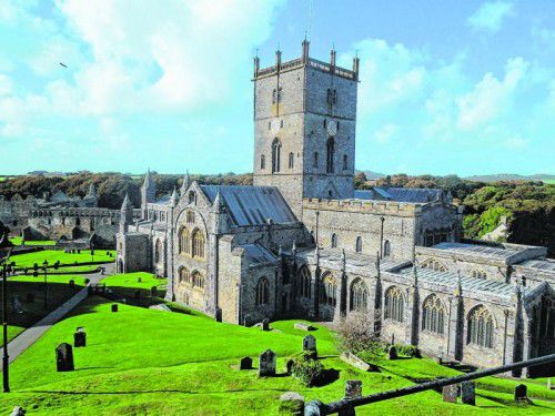 Die St. David‘s Cathedral und deren Anlagen sind der krönende Abschluss einer Wanderung. Fotos: c. thurnher